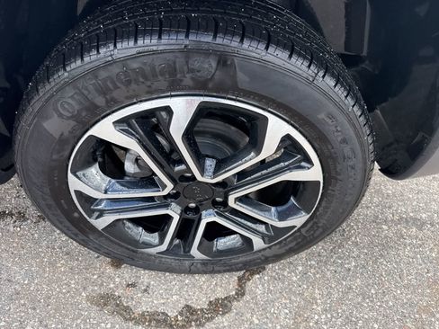 Used 2023 Jeep Compass Limited image 10