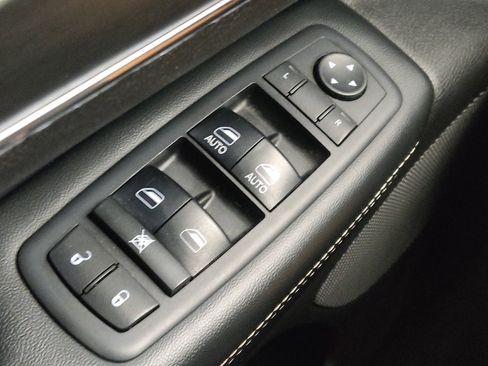 Used 2017 Jeep Grand Cherokee Limited AWD/4WD image 27