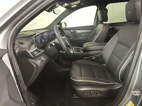 New 2026 Buick Enclave Sport Touring w/ Power Package FWD image 11