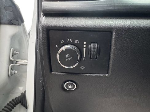 Used 2019 Jeep Grand Cherokee Laredo w/ Security & Convenience Group image 10