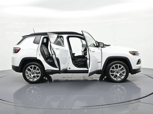 Used 2025 Jeep Compass Limited AWD/4WD image 25