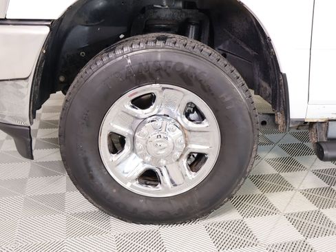 Used 2024 RAM 2500 Tradesman w/ Chrome Appearance Group AWD/4WD image 16
