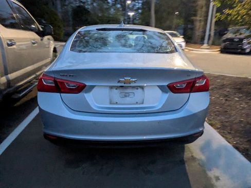 Used 2018 Chevrolet Malibu LT w/ Driver Confidence Package image 5