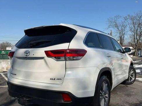Used 2018 Toyota Highlander XLE image 6