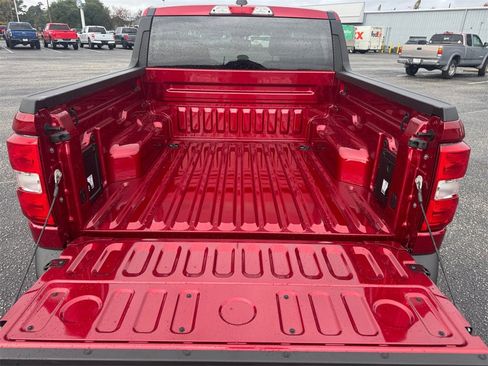 New 2025 Ford Maverick XLT image 18