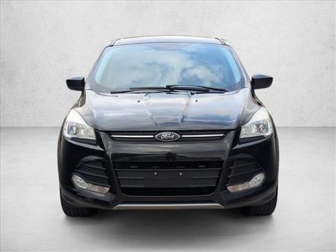 Used 2016 Ford Escape SE image 2