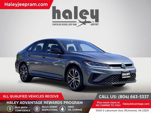 Used 2025 Volkswagen Jetta Sport FWD image 1