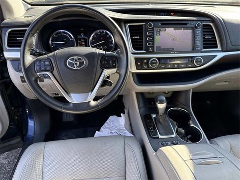 Used 2015 Toyota Highlander Limited image 18