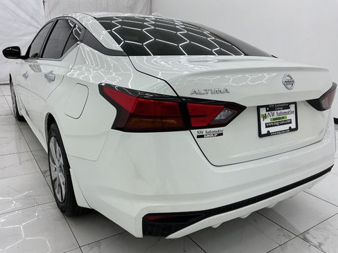 Used 2019 Nissan Altima 2.5 S FWD image 9
