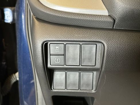 Used 2017 Honda CR-V LX image 17