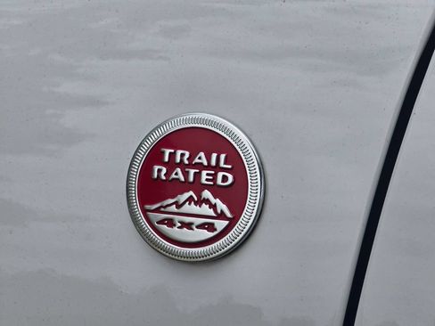 Used 2018 Jeep Grand Cherokee Trailhawk AWD/4WD image 20