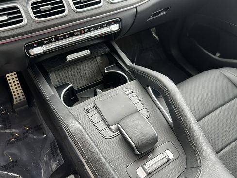 Certified 2026 Mercedes-Benz GLS 450 4MATIC image 32