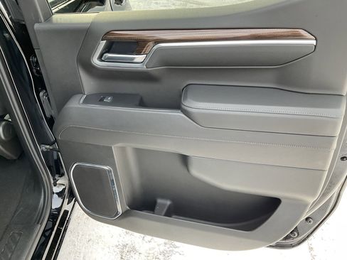 Used 2025 Chevrolet Silverado 1500 LT image 26