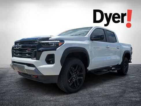 Certified 2024 Chevrolet Colorado Z71 w/ Z71 Convenience Package 2 AWD/4WD image 8