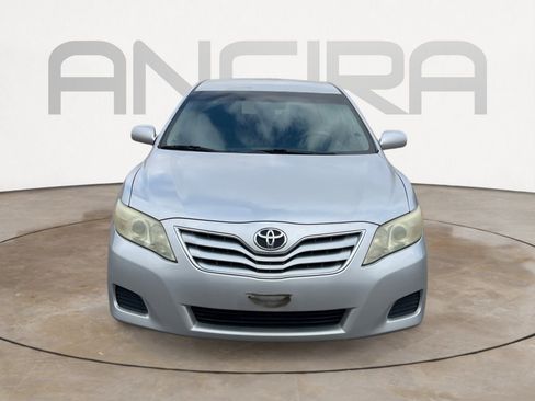 Used 2011 Toyota Camry LE image 4