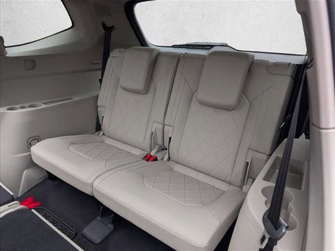 Used 2024 Volkswagen Atlas SEL Premium R-Line image 18