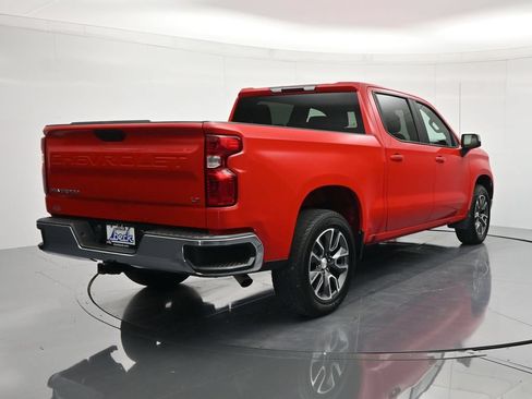 Used 2022 Chevrolet Silverado 1500 LT AWD/4WD image 5