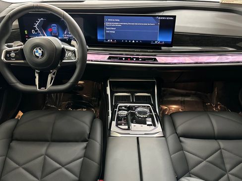 Used 2025 BMW 740i w/ Premium Package image 28
