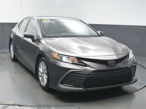 Used 2024 Toyota Camry LE image 2