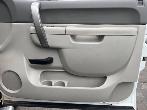 Used 2013 GMC Sierra 2500 W/T w/ Snow Plow Prep Package image 11