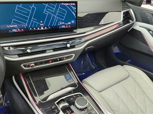 Used 2025 BMW X7 xDrive40i w/ M Sport Package image 47