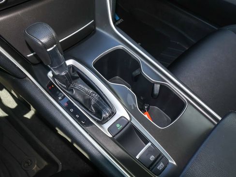 Used 2018 Honda Accord LX image 17