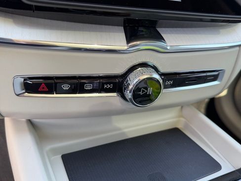 New 2027 Volvo XC60 B5 Ultra AWD/4WD image 13