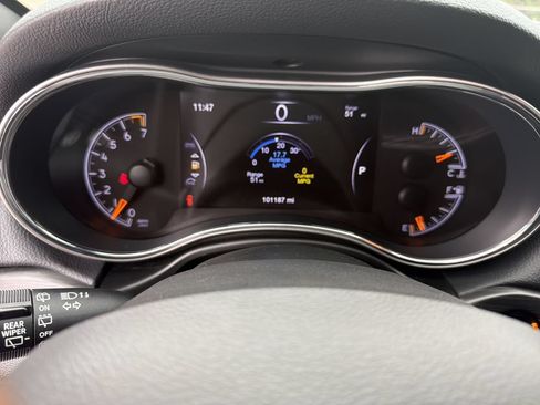 Used 2019 Jeep Grand Cherokee Altitude RWD image 27