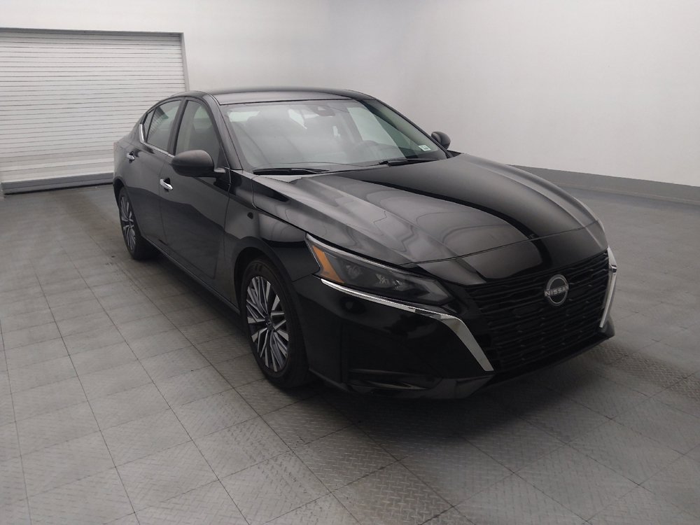 Used 2025 Nissan Altima 2.5 SV FWD image 13