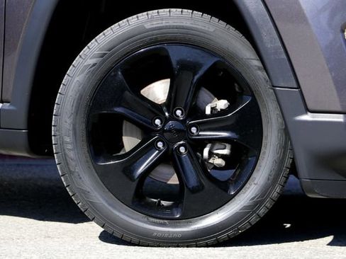 Used 2021 Jeep Compass Latitude image 2