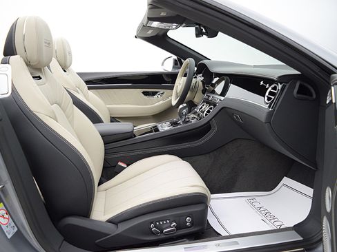 Used 2024 Bentley Continental GT image 35