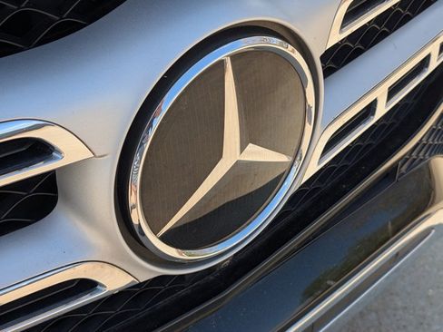Used 2021 Mercedes-Benz GLS 450 4MATIC image 13