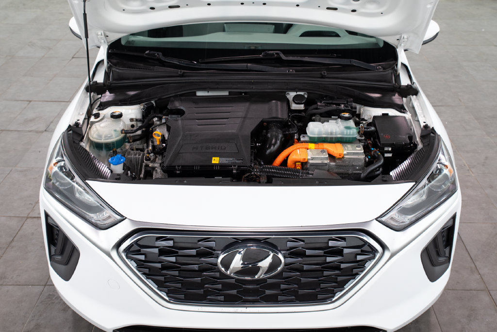 Used 2020 Hyundai Ioniq Blue FWD image 3