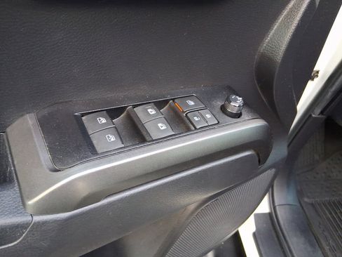 Used 2023 Toyota Tacoma TRD Off-Road image 12