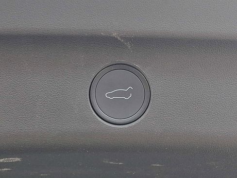 Used 2021 Tesla Model Y Long Range image 29