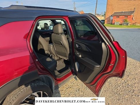Used 2025 Chevrolet TrailBlazer RS w/ Convenience Package AWD/4WD image 24