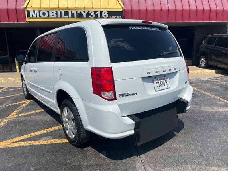 Used 2017 Dodge Grand Caravan SE w/ Power Window Group FWD image 13