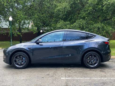 Used 2024 Tesla Model Y Long Range RWD image 5