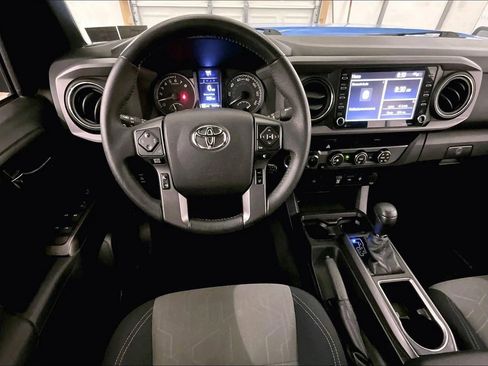 Used 2020 Toyota Tacoma TRD Off-Road w/ Blackout Package image 5