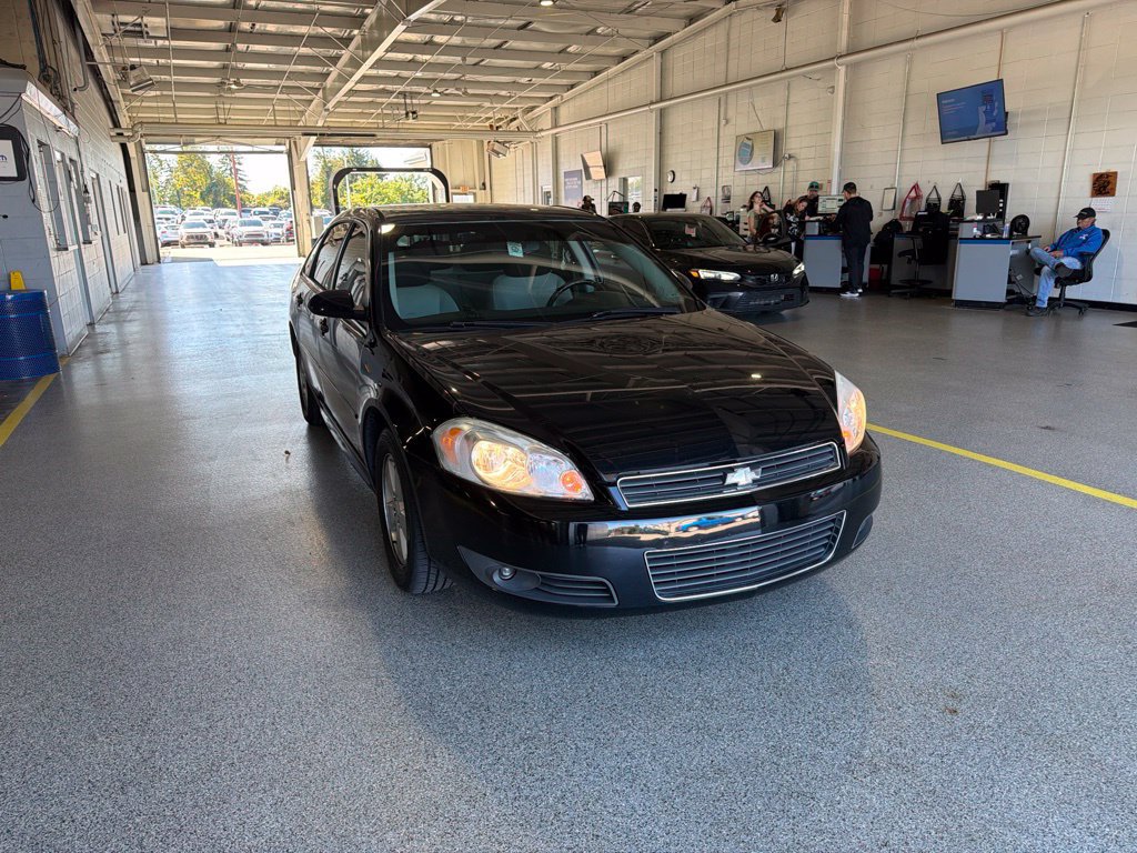Used 2011 Chevrolet Impala LT FWD image 2