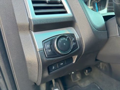 Used 2014 Ford Explorer XLT w/ Equipment Group 202A image 21