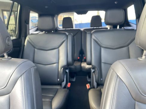 Used 2025 Cadillac XT6 Premium Luxury image 36