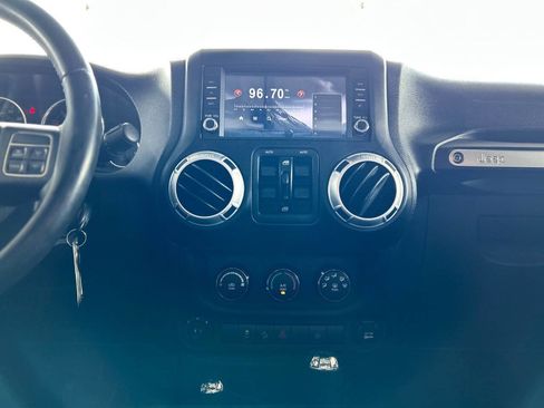 Used 2013 Jeep Wrangler Unlimited Sahara w/ Max Tow Pkg AWD/4WD image 74