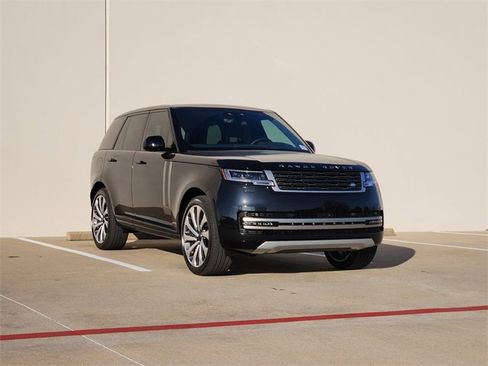New 2026 Land Rover Range Rover SE image 2