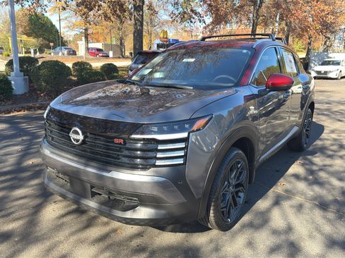 New 2026 Nissan Kicks SR w/ Cold Weather Package image 3