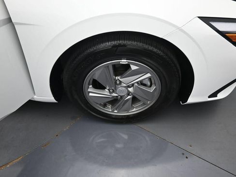 New 2025 Hyundai Elantra SE FWD image 31