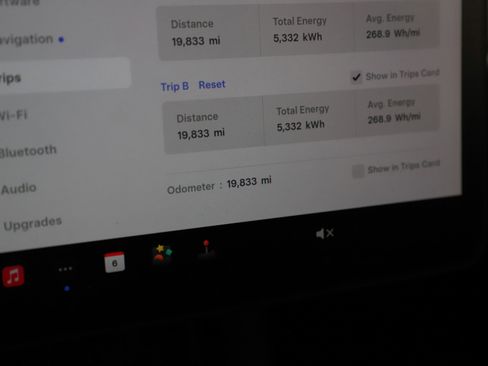 Used 2025 Tesla Model Y Long Range image 25