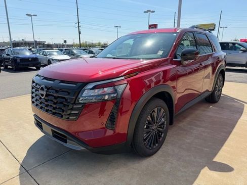 New 2026 Nissan Pathfinder SL w/ SL Premium Package image 7