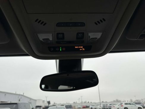 Certified 2022 GMC Acadia AT4 w/ Preferred Package image 33