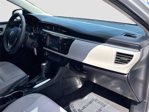 Used 2015 Toyota Corolla LE FWD image 26